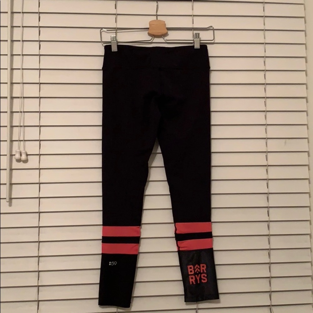 Barry’s bootcamp logo workout leggings.